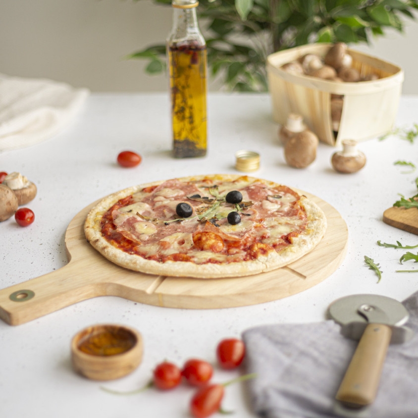 Plateau à pizza en bois avec sa roulette – Image 2