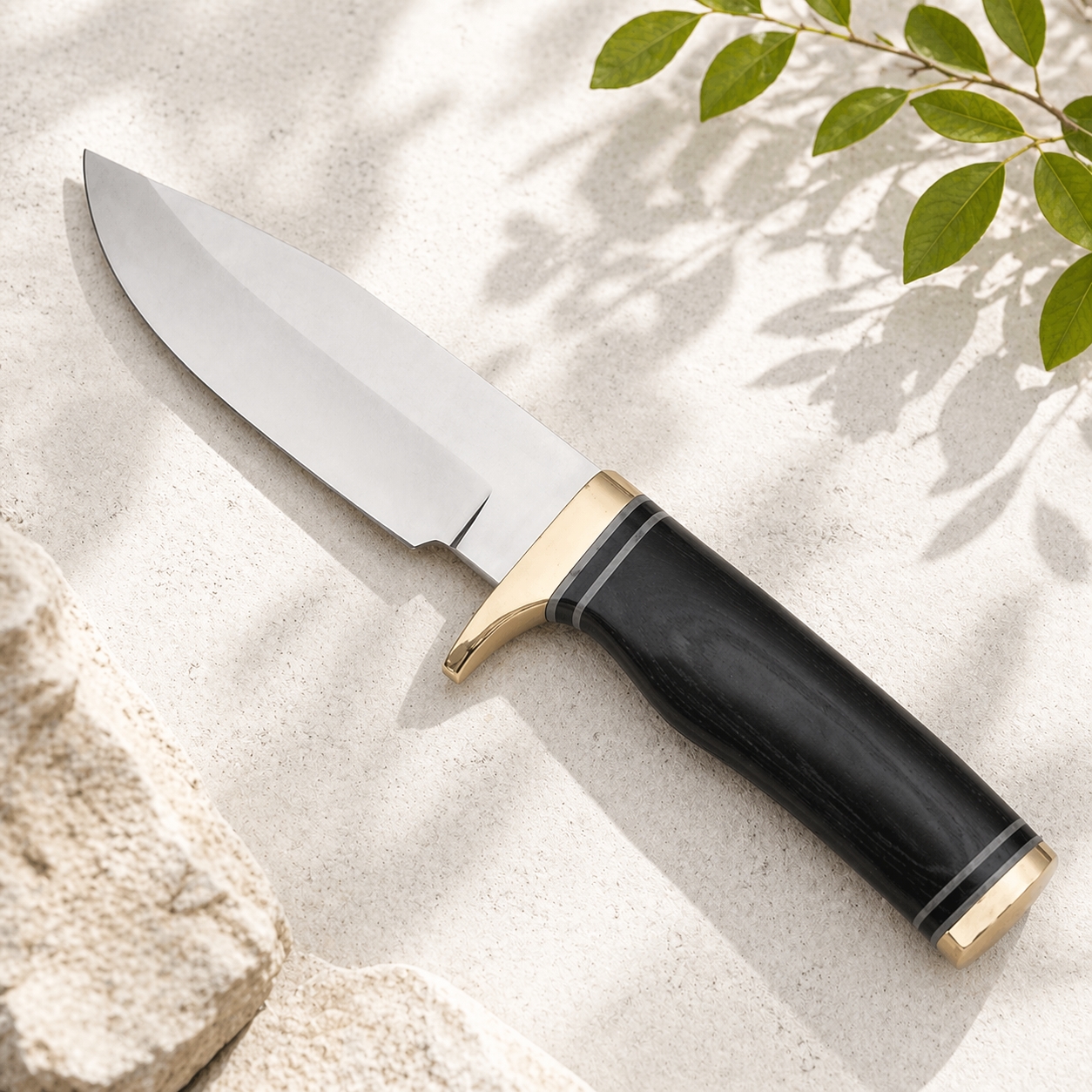 Couteau de chasse 22 cm, manche en bois coloré